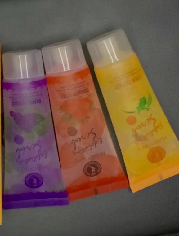 Heaven Dove Face Exfolaiting Scrub Strawberry Extract Nourishing and Moisturizing 100ml